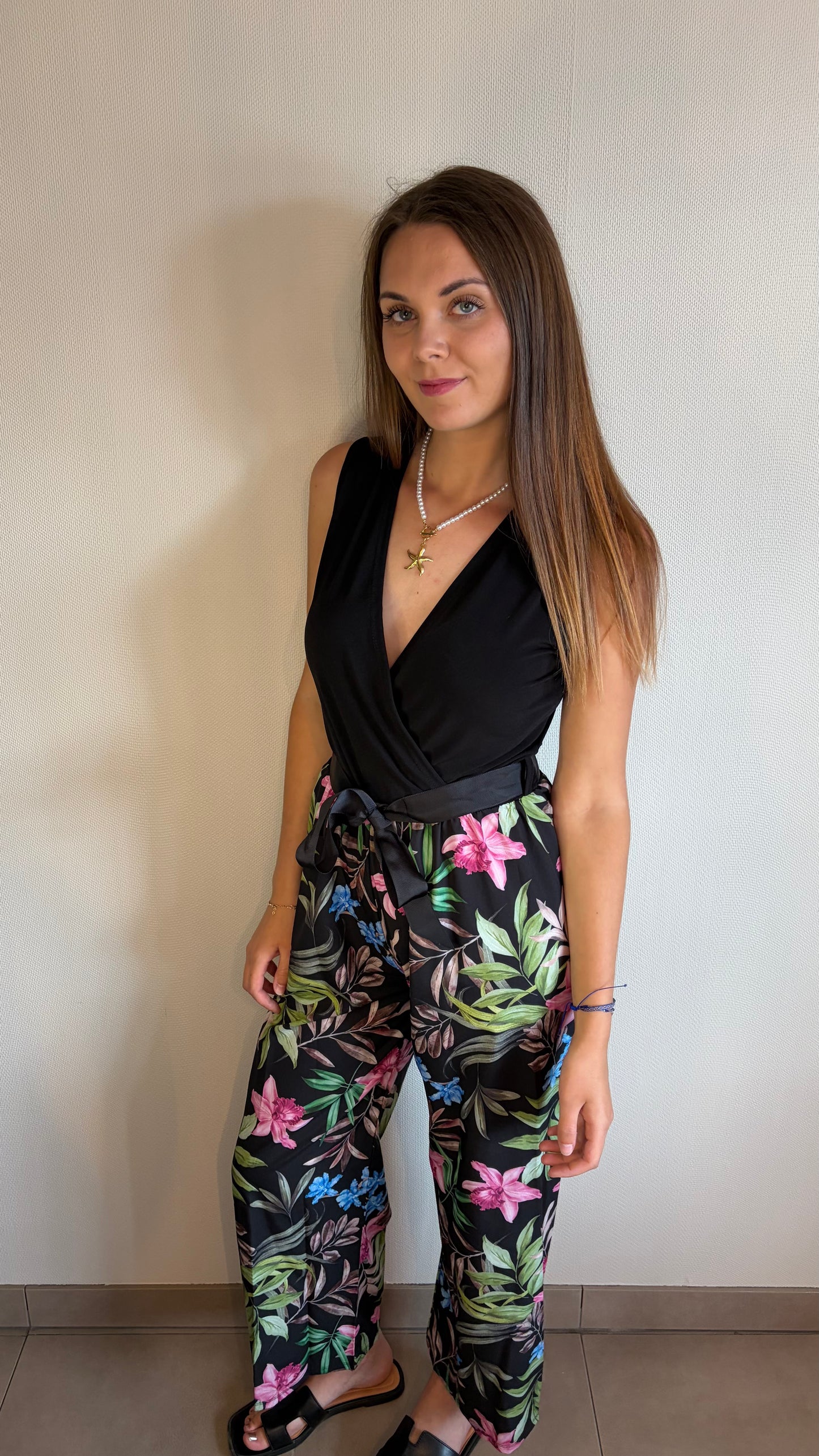 Combinaison fleurie noire