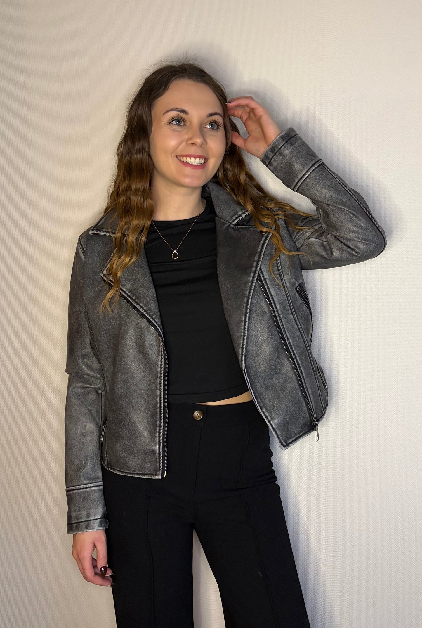 Veste simili cuir noir délavé
